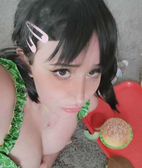 Naakte gelekte OnlyFans-foto van Yureta