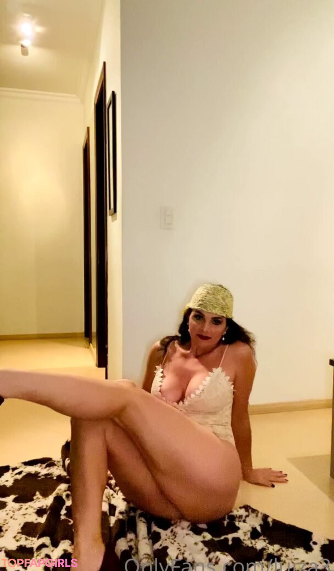 Naakte gelekte OnlyFans-foto van Luiza Ambiel #1098