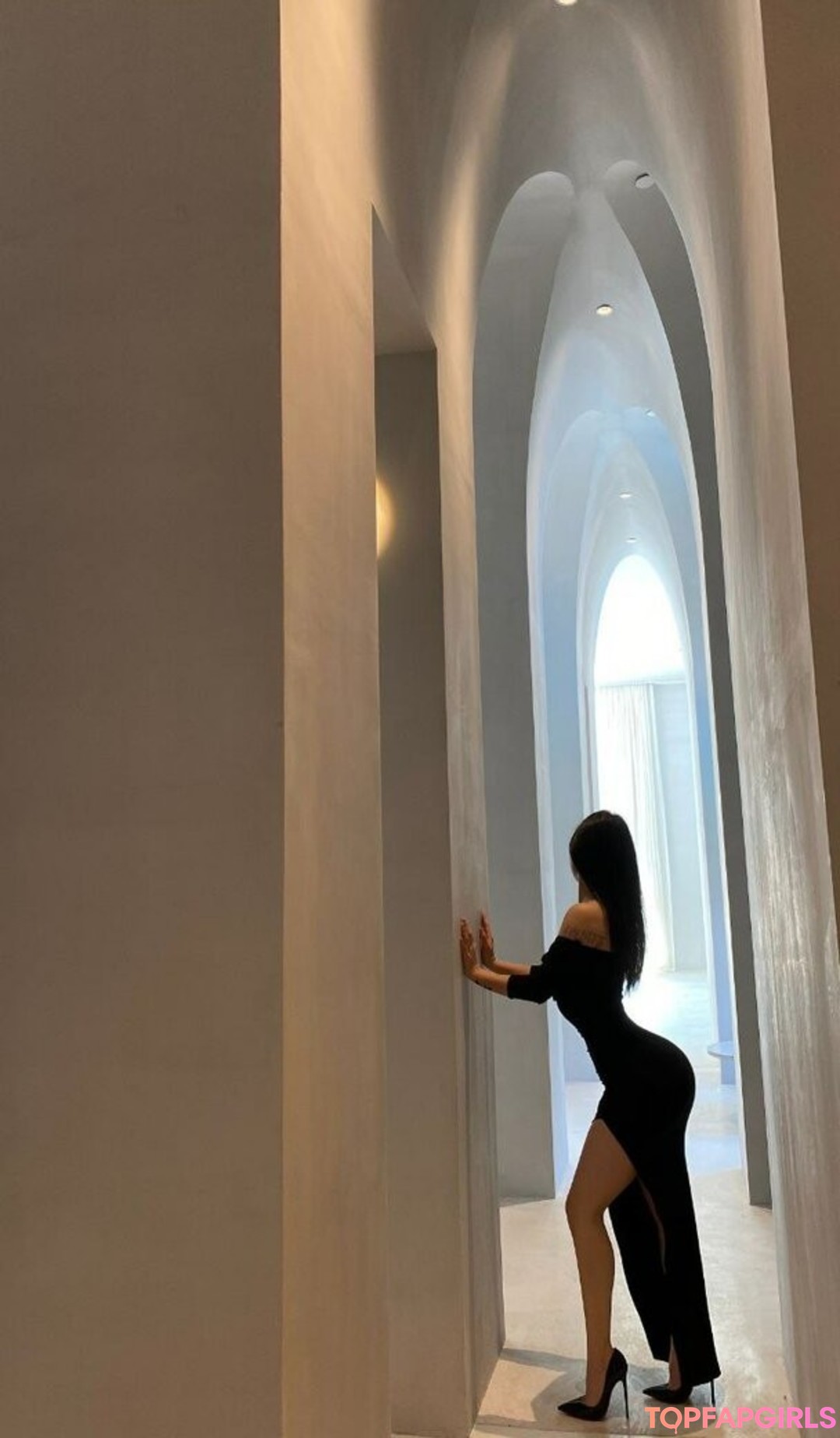 Naakte gelekte OnlyFans-foto van Qiaoniutt #1403