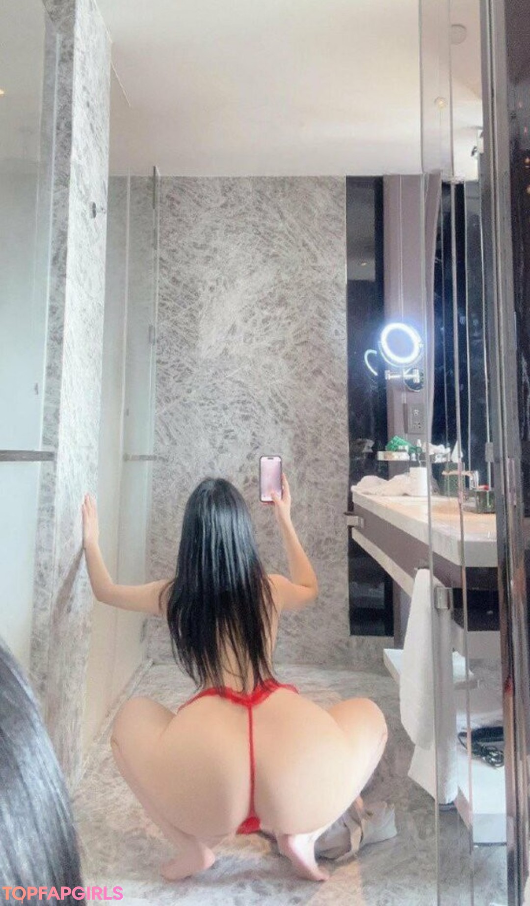 Naakte gelekte OnlyFans-foto van Qiaoniutt #1863