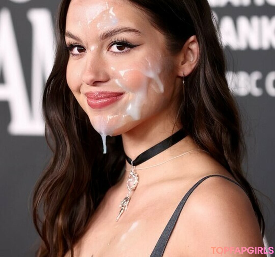 Naakte gelekte OnlyFans-foto van Olivia Rodrigo #1368