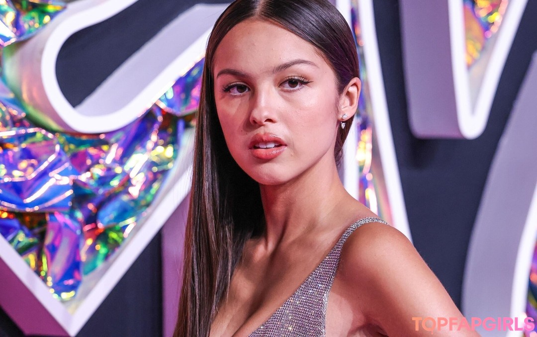 Naakte gelekte OnlyFans-foto van Olivia Rodrigo #1483