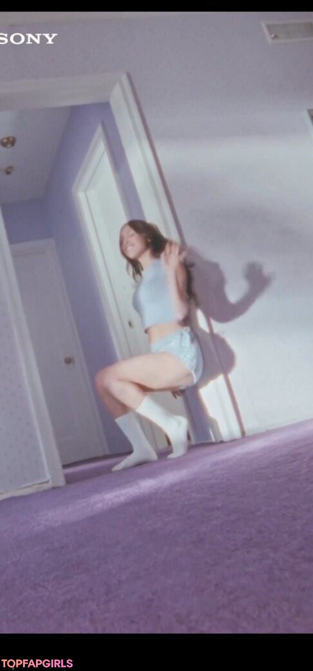 Naakte gelekte OnlyFans-foto van Olivia Rodrigo #1564