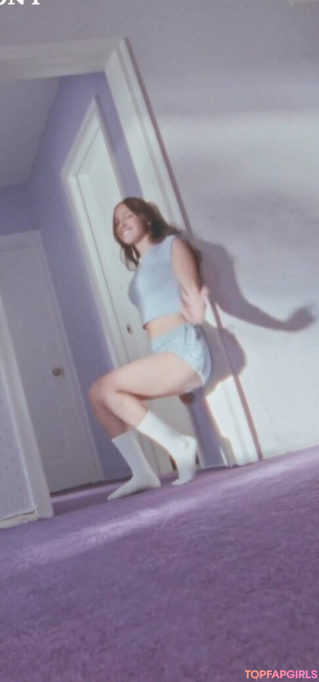 Naakte gelekte OnlyFans-foto van Olivia Rodrigo #1588