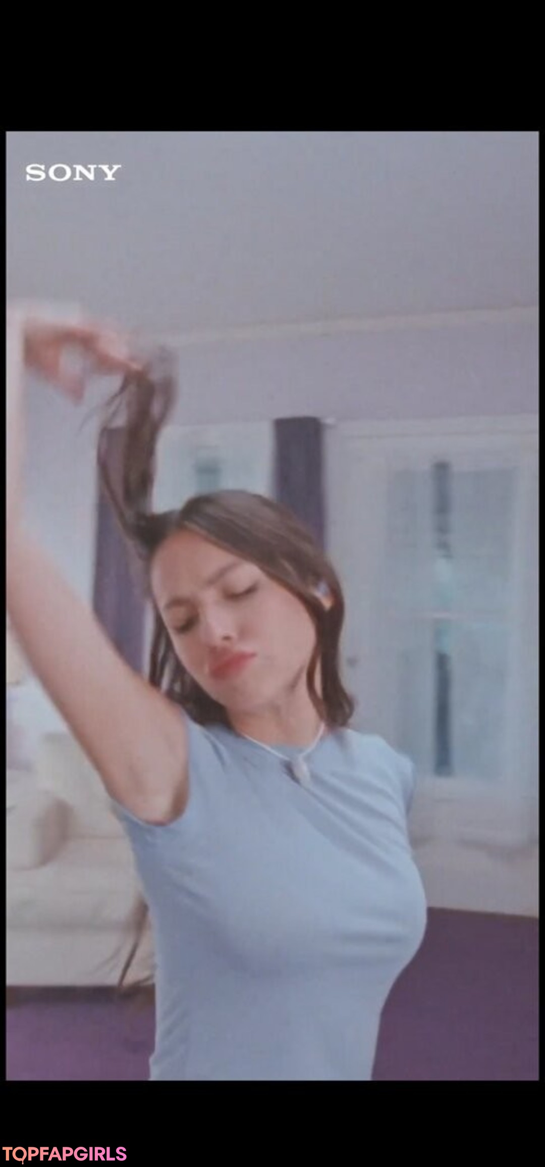 Naakte gelekte OnlyFans-foto van Olivia Rodrigo #1594