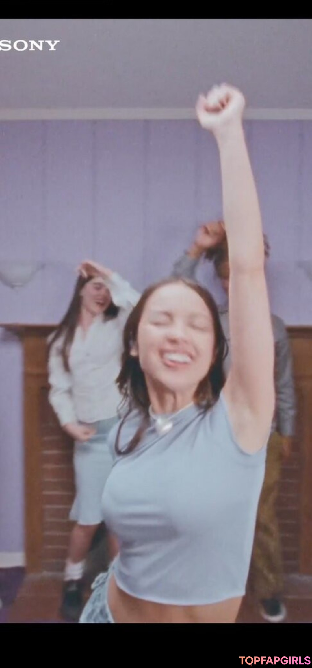 Naakte gelekte OnlyFans-foto van Olivia Rodrigo #1603