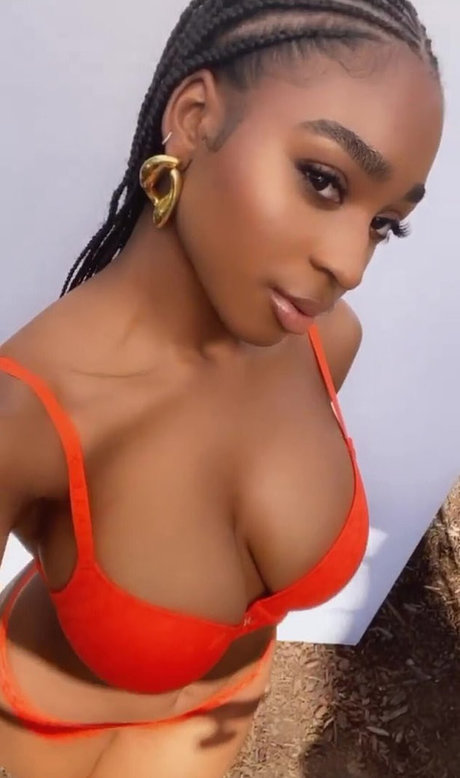 Naakte gelekte OnlyFans-foto van Normani