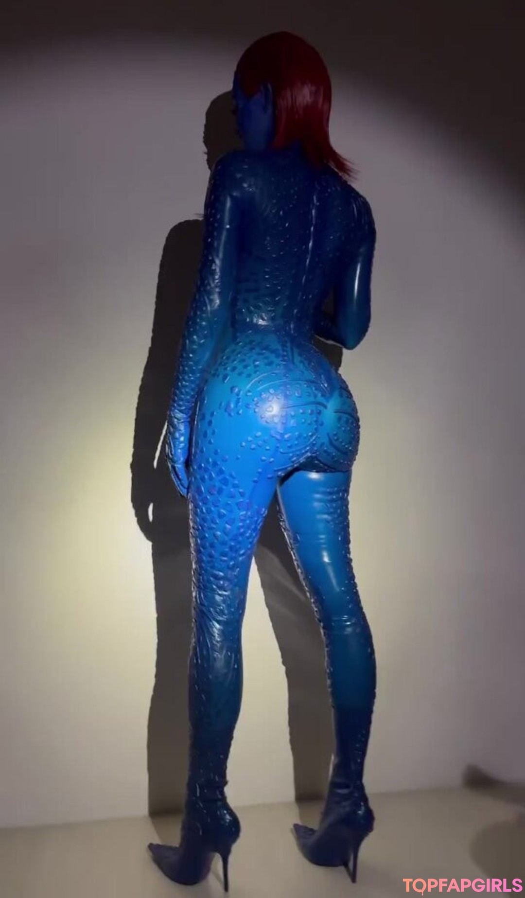 Naakte gelekte OnlyFans-foto van Kim Kardashian #1102