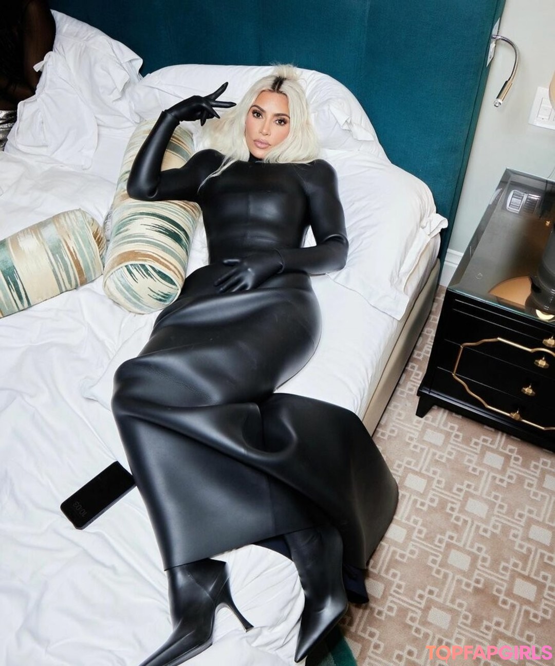 Naakte gelekte OnlyFans-foto van Kim Kardashian #1160