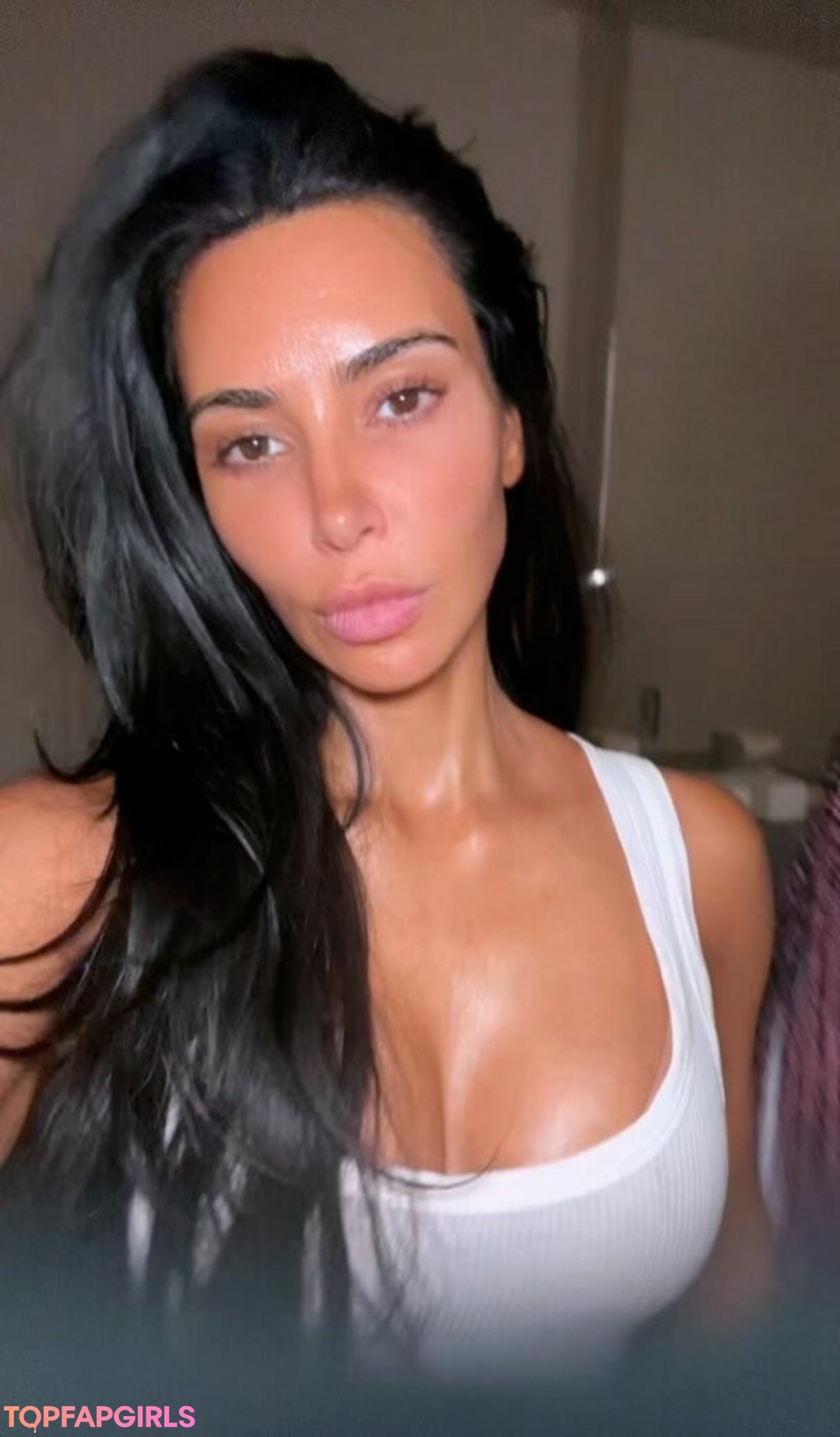 Naakte gelekte OnlyFans-foto van Kim Kardashian #1291