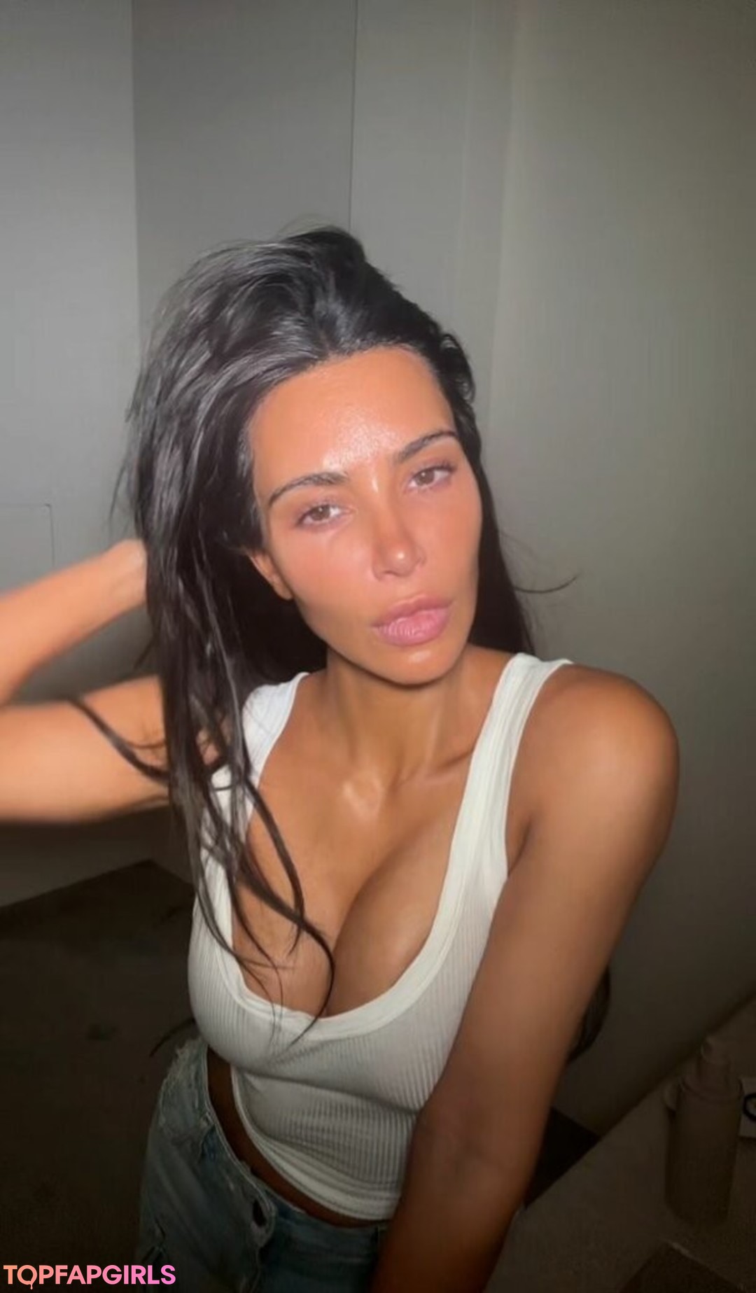 Naakte gelekte OnlyFans-foto van Kim Kardashian #1293