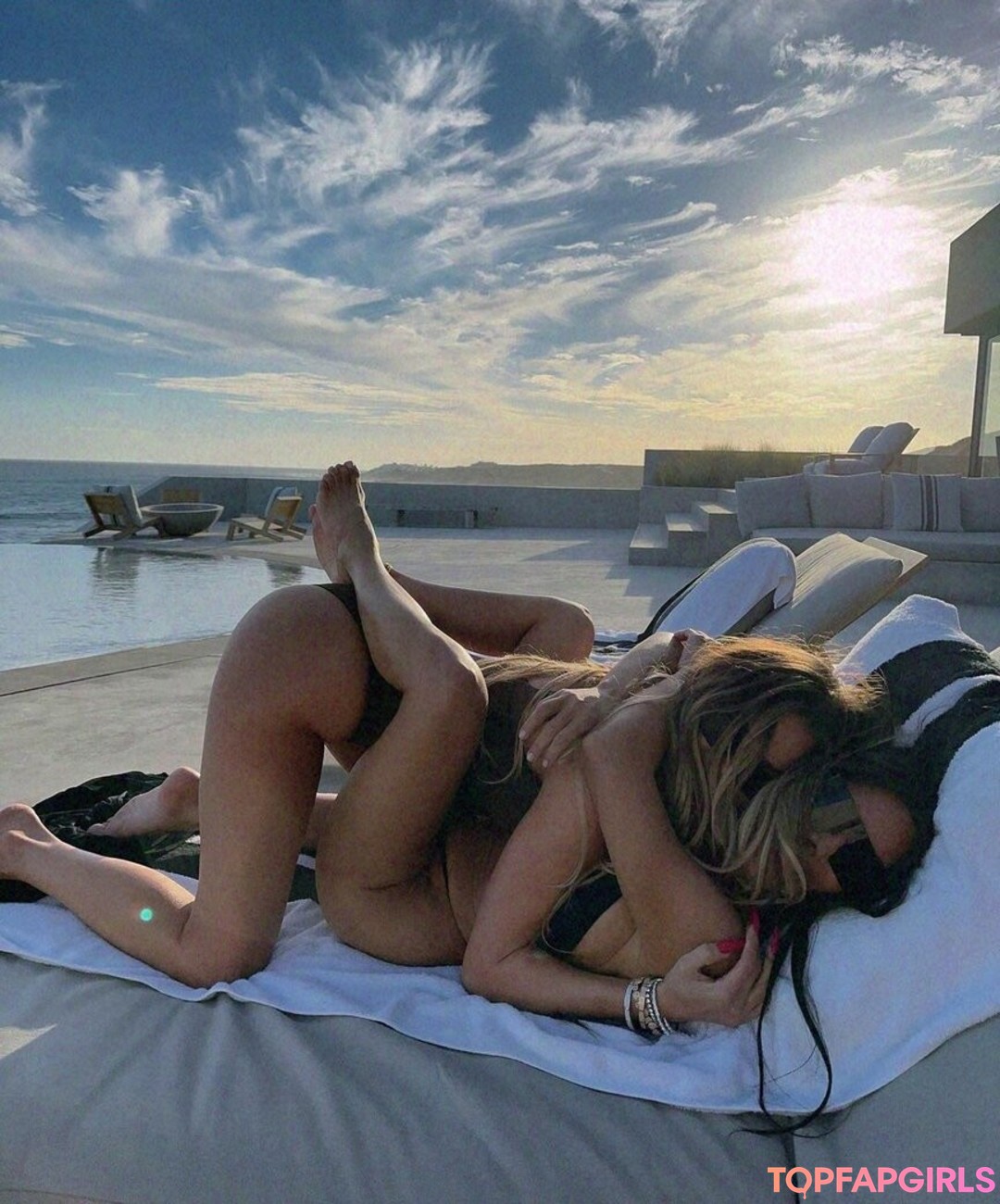 Naakte gelekte OnlyFans-foto van Kim Kardashian #1441