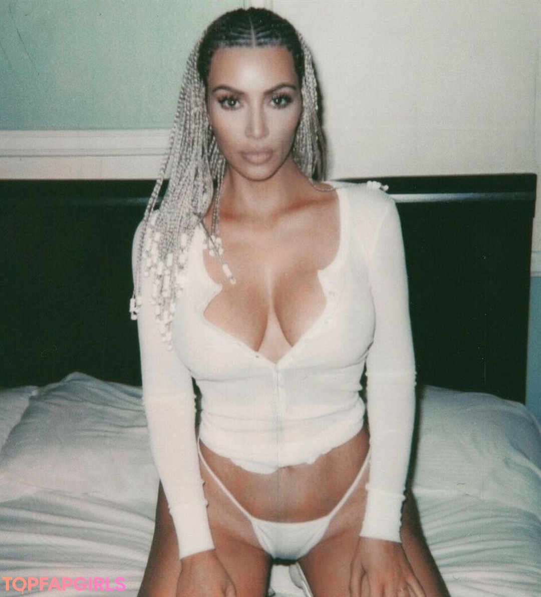 Naakte gelekte OnlyFans-foto van Kim Kardashian #1500