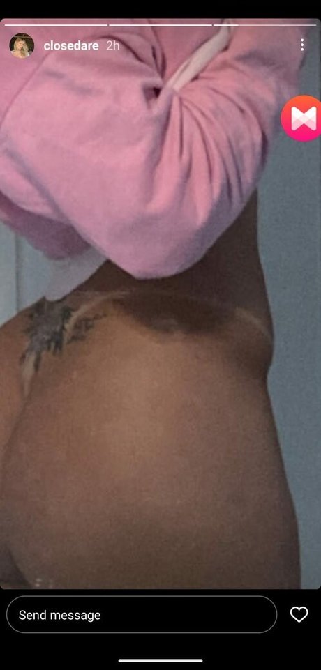 Naakte gelekte OnlyFans-foto van Renata Schmorantz