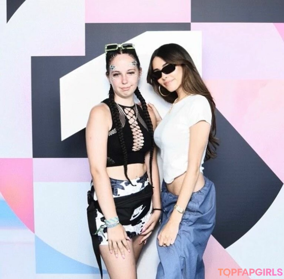 Naakte gelekte OnlyFans-foto van Madison Beer #1111