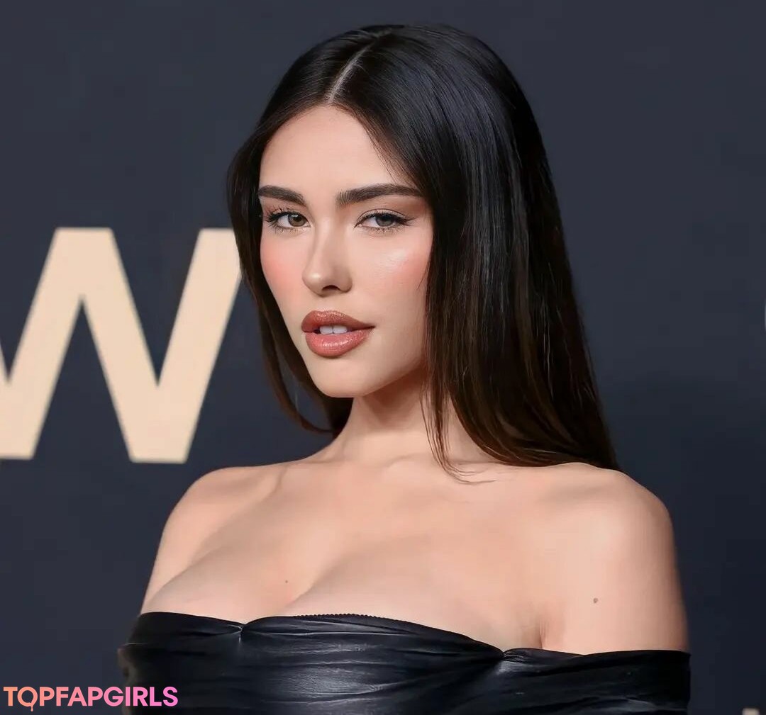 Naakte gelekte OnlyFans-foto van Madison Beer #1581