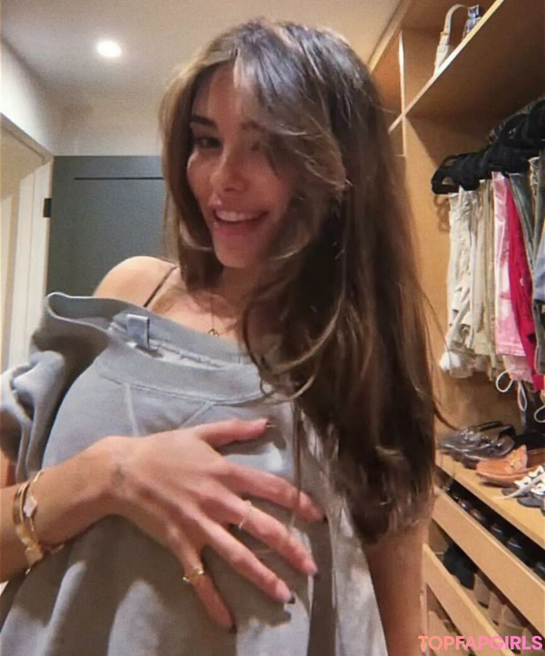 Naakte gelekte OnlyFans-foto van Madison Beer #1633