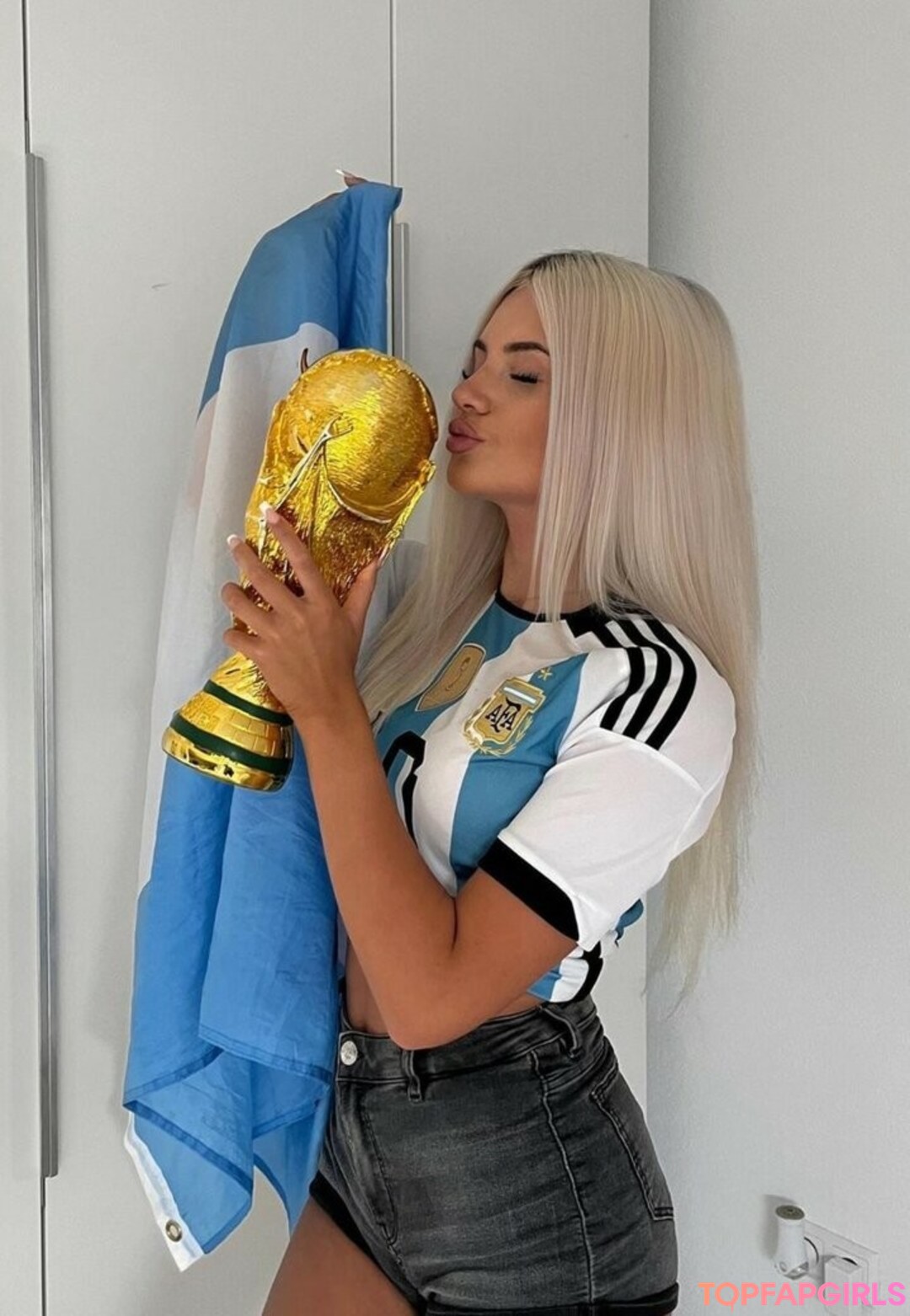 Naakte gelekte OnlyFans-foto van Philllybabyy #1181