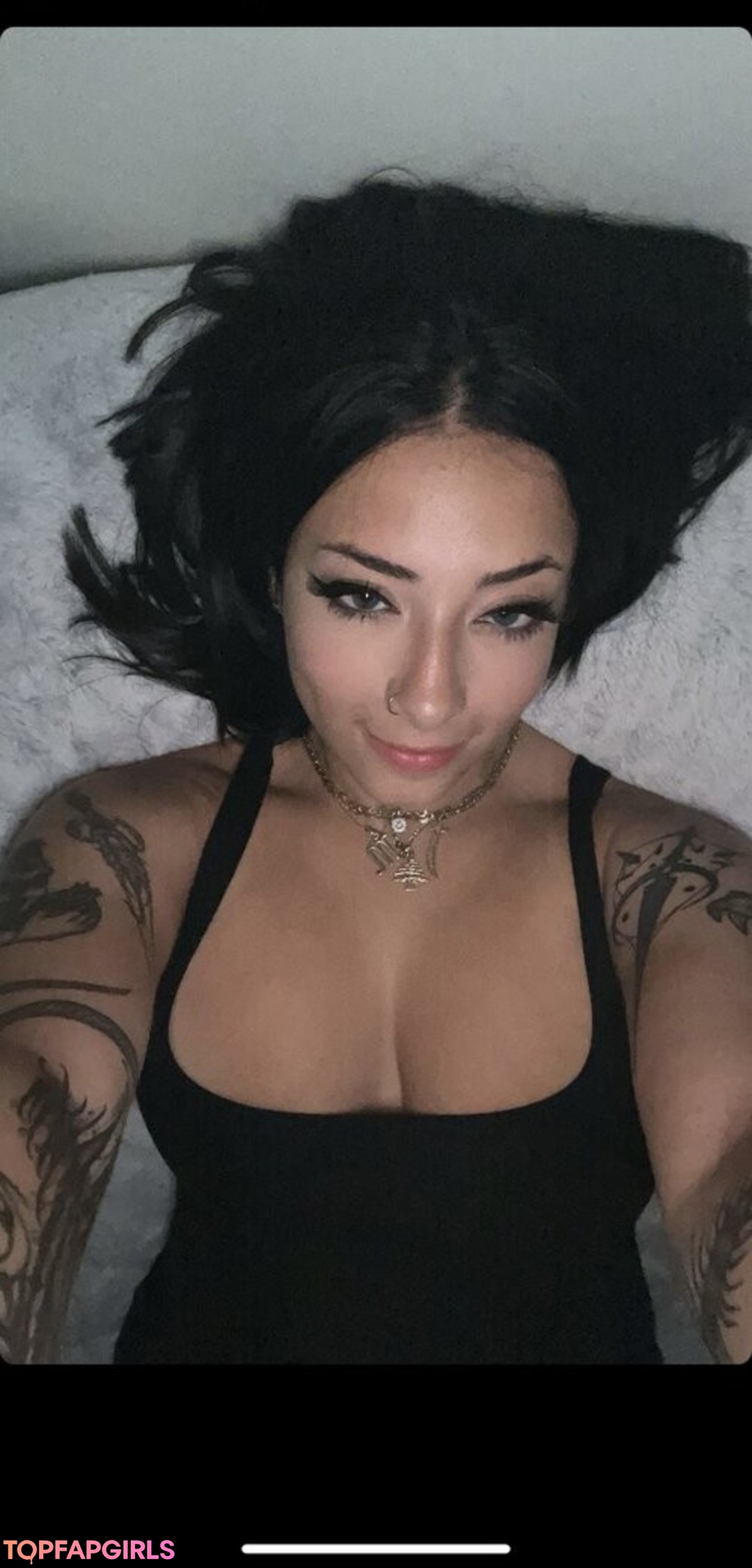 Naakte gelekte OnlyFans-foto van Philllybabyy #1223