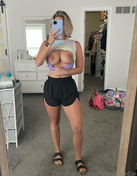 Hotwife_ellie