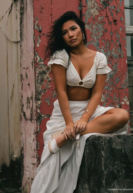 Julia Kelly