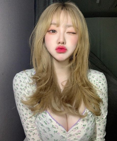 Naakte gelekte OnlyFans-foto van Sejinming