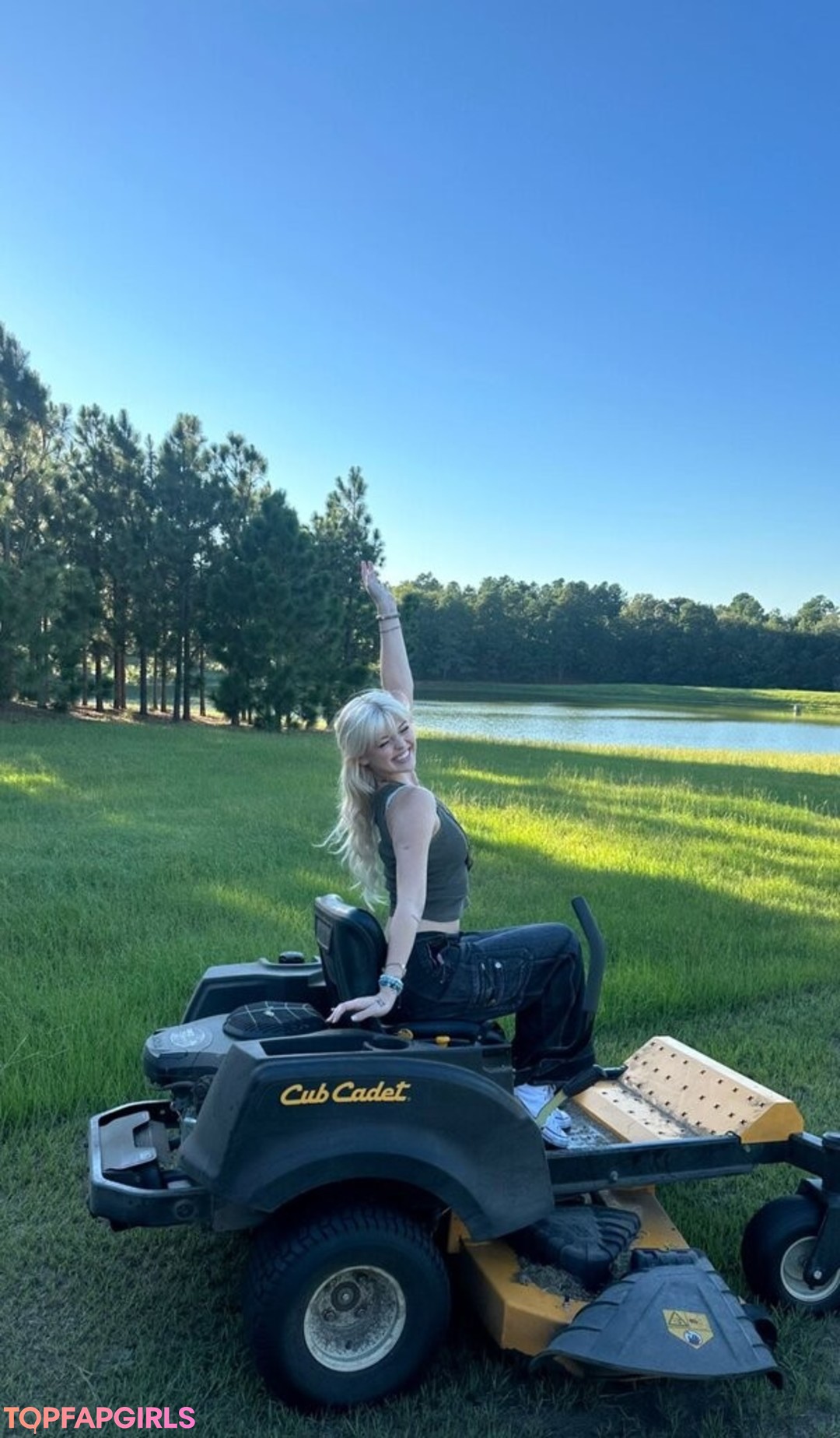 Naakte gelekte OnlyFans-foto van Loren Gray #782 Naakte gelekte OnlyFans-foto van Loren Gray #782