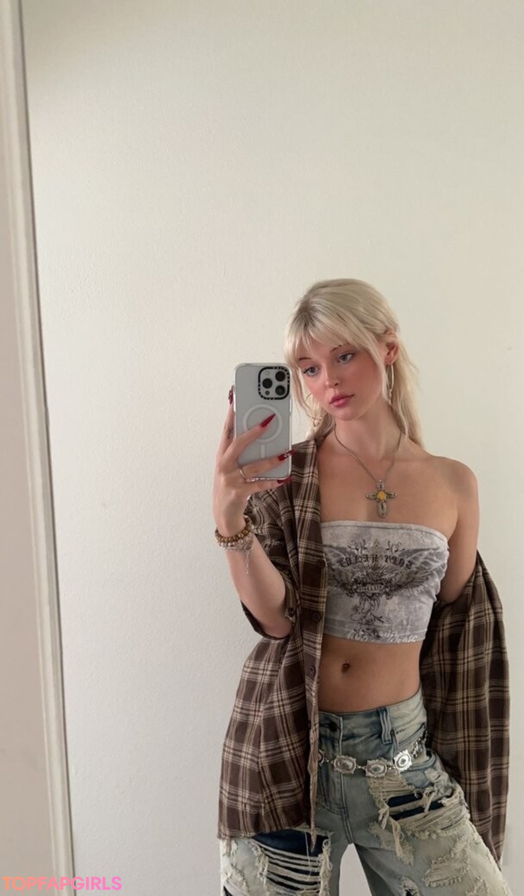 Naakte gelekte OnlyFans-foto van Loren Gray #846 Naakte gelekte OnlyFans-foto van Loren Gray #846