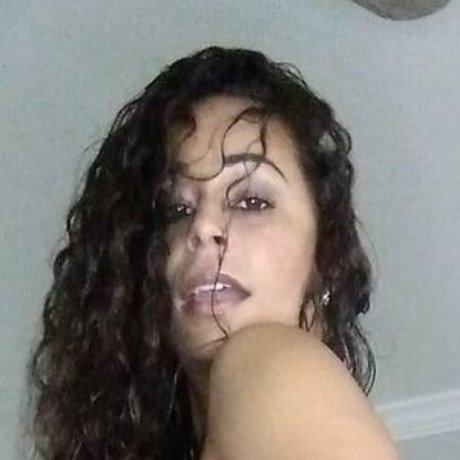 Naakte gelekte OnlyFans-foto van Brianna Frost