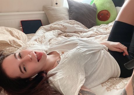 Naakte gelekte OnlyFans-foto van Denlyasha