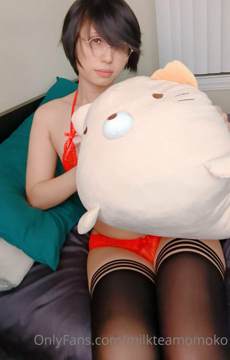 Naakte gelekte OnlyFans-foto van Milkteamomoko
