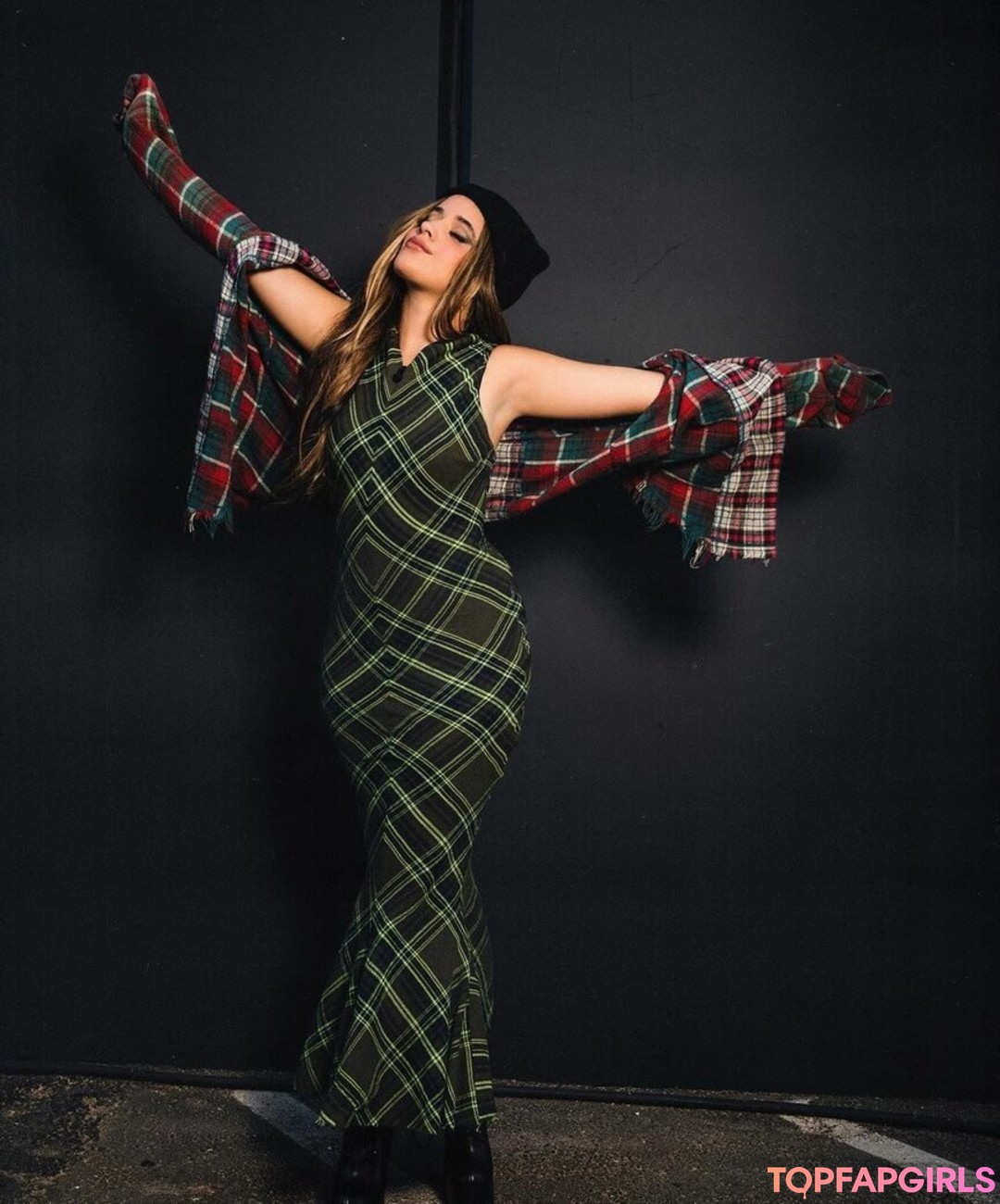 Naakte gelekte OnlyFans-foto van Camila Cabello #1046