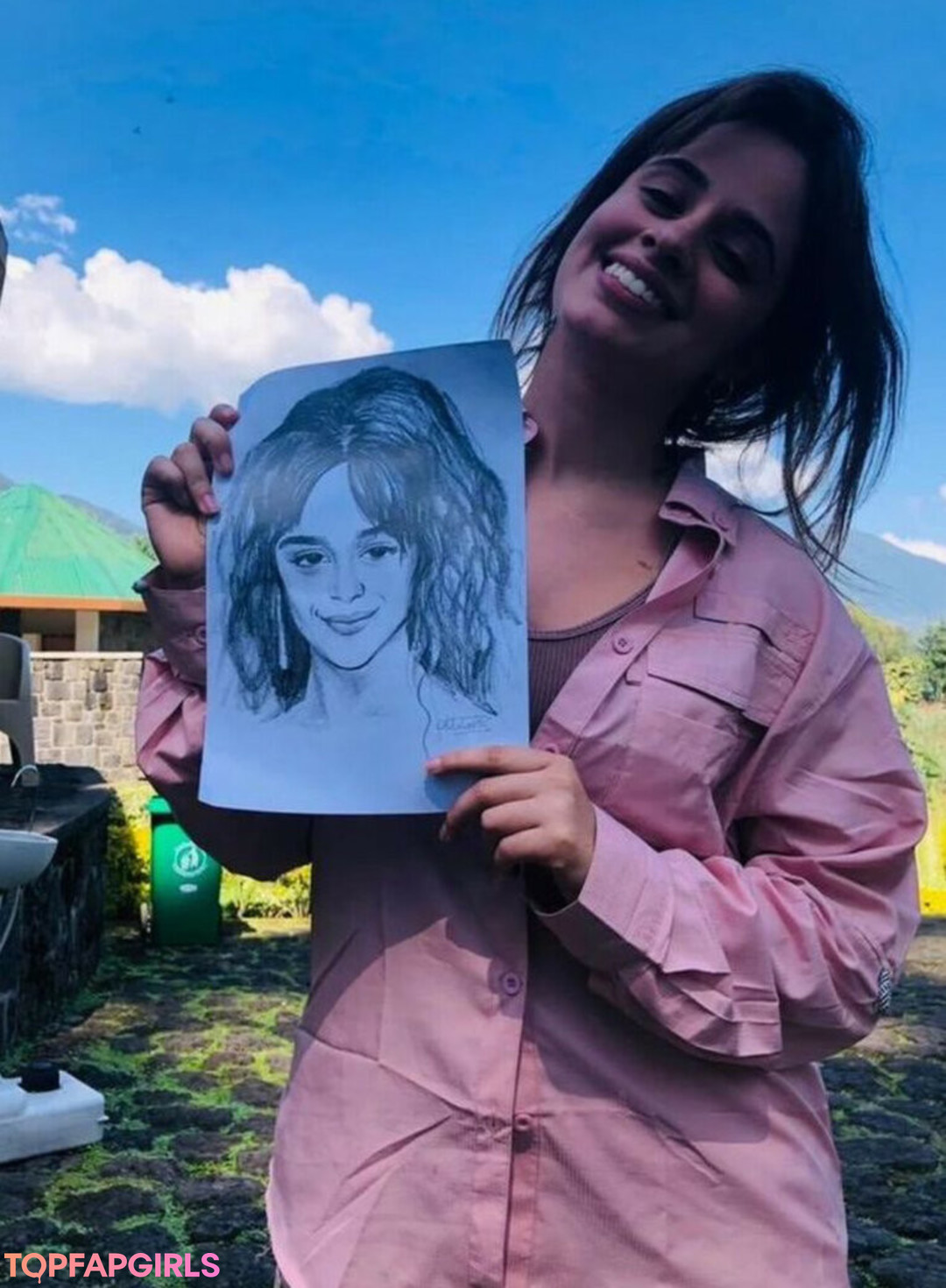 Naakte gelekte OnlyFans-foto van Camila Cabello #1091