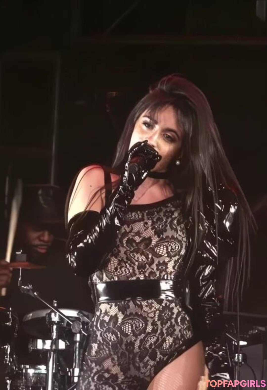 Naakte gelekte OnlyFans-foto van Camila Cabello #1200