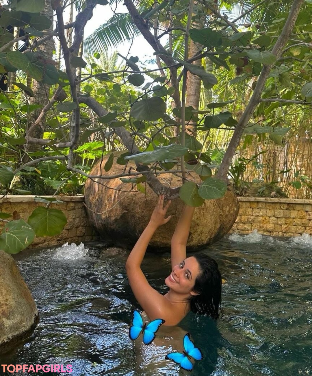 Naakte gelekte OnlyFans-foto van Camila Cabello #1442