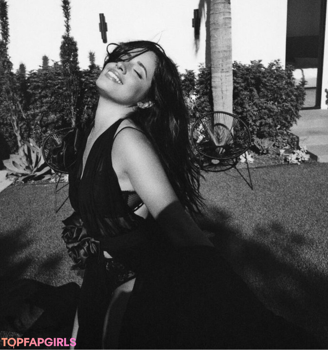 Naakte gelekte OnlyFans-foto van Camila Cabello #1588
