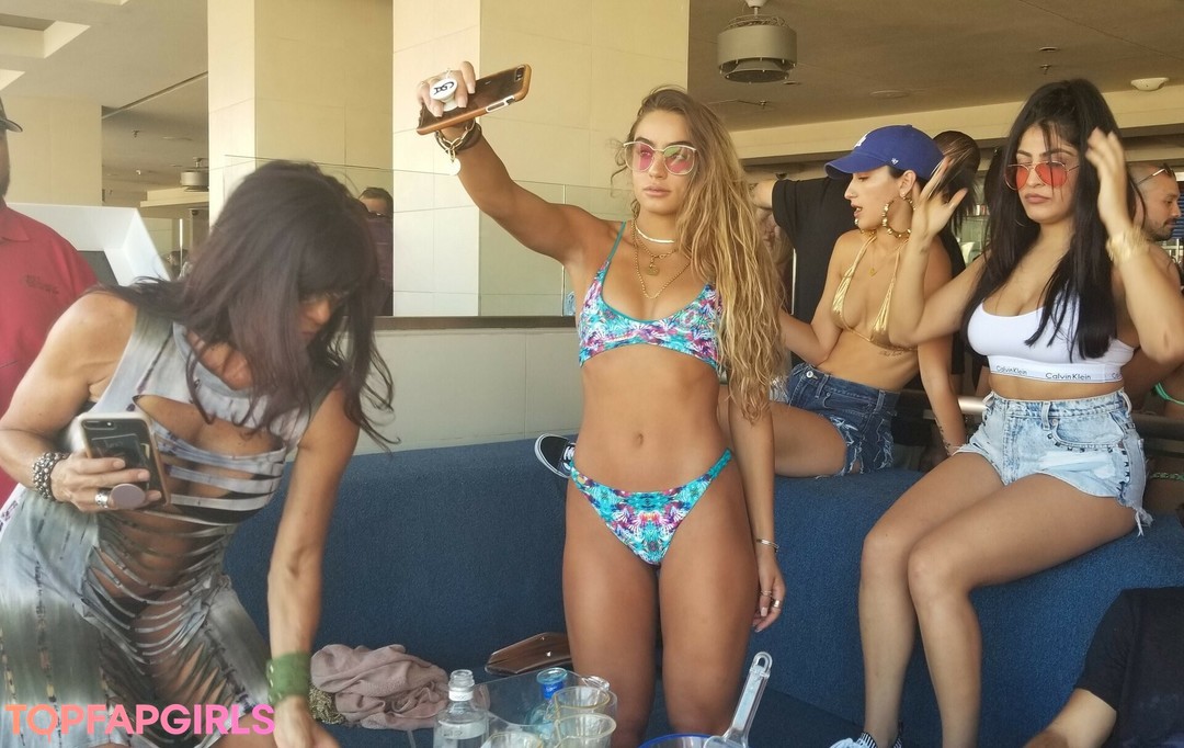 Naakte gelekte OnlyFans-foto van Sommer Ray #1096