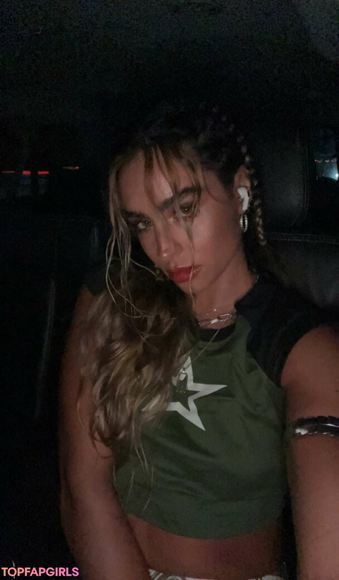Naakte gelekte OnlyFans-foto van Sommer Ray #1703