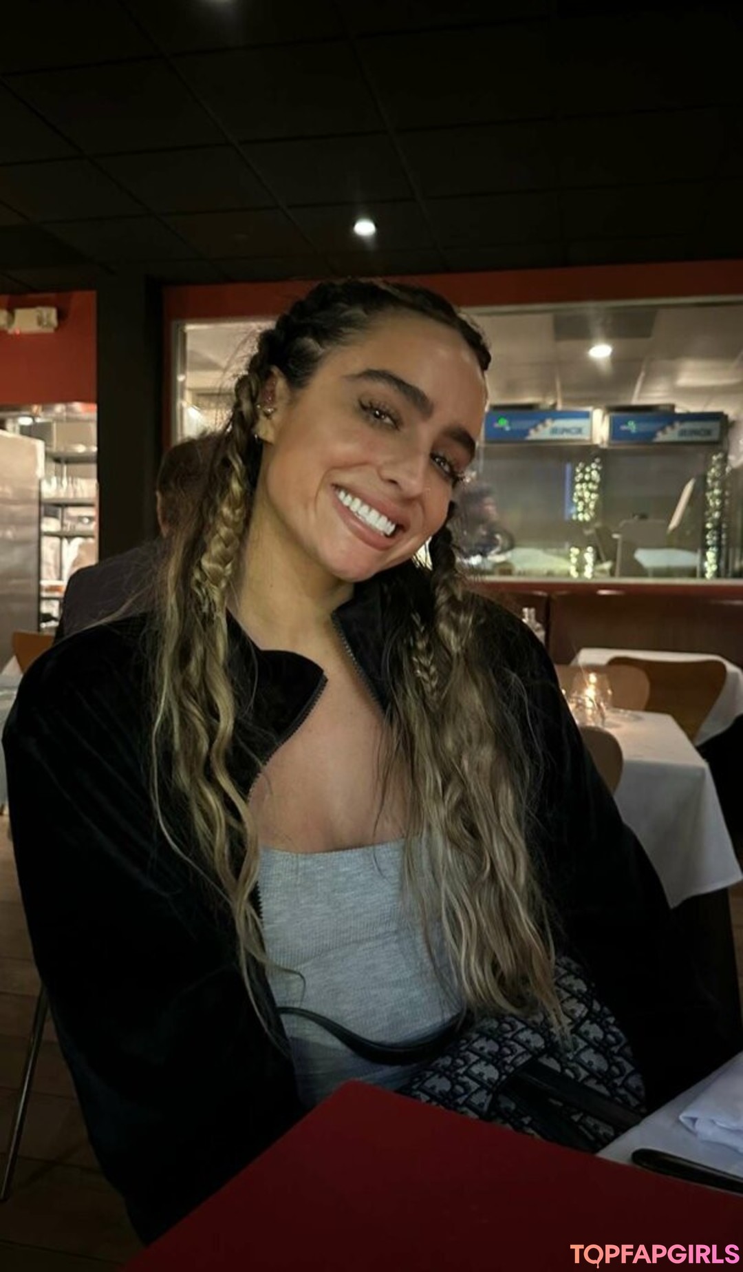 Naakte gelekte OnlyFans-foto van Sommer Ray #1770