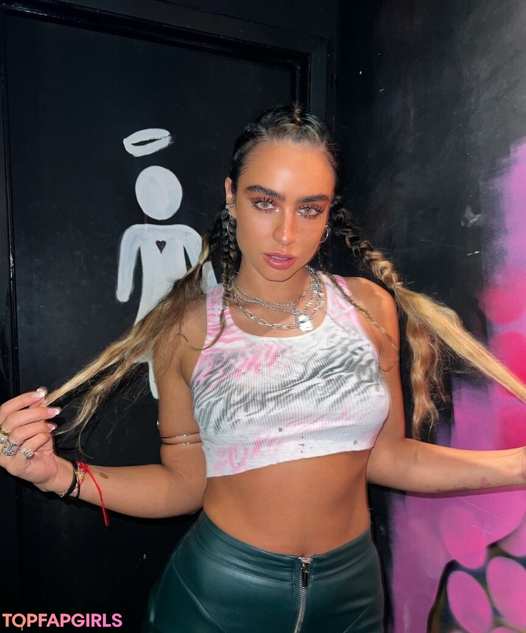 Naakte gelekte OnlyFans-foto van Sommer Ray #1830