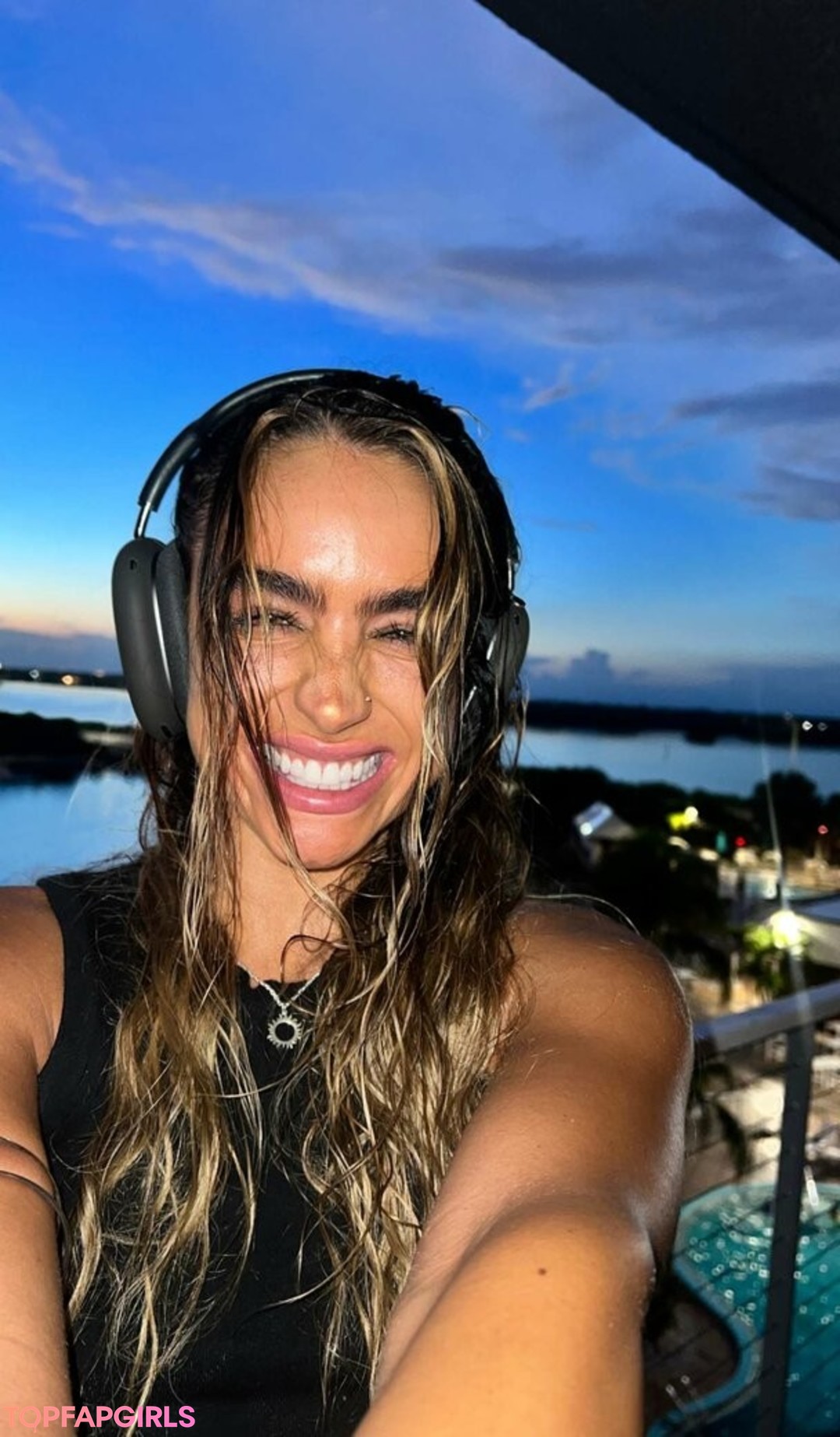 Naakte gelekte OnlyFans-foto van Sommer Ray #1970