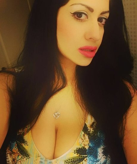 Naakte gelekte OnlyFans-foto van Jennifer Cortez