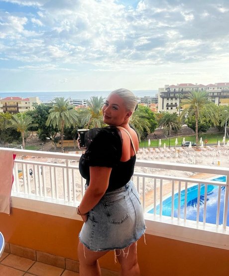 Naakte gelekte OnlyFans-foto van Chelsealeigh