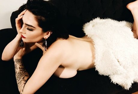 Naakte gelekte OnlyFans-foto van Delfi Peralta
