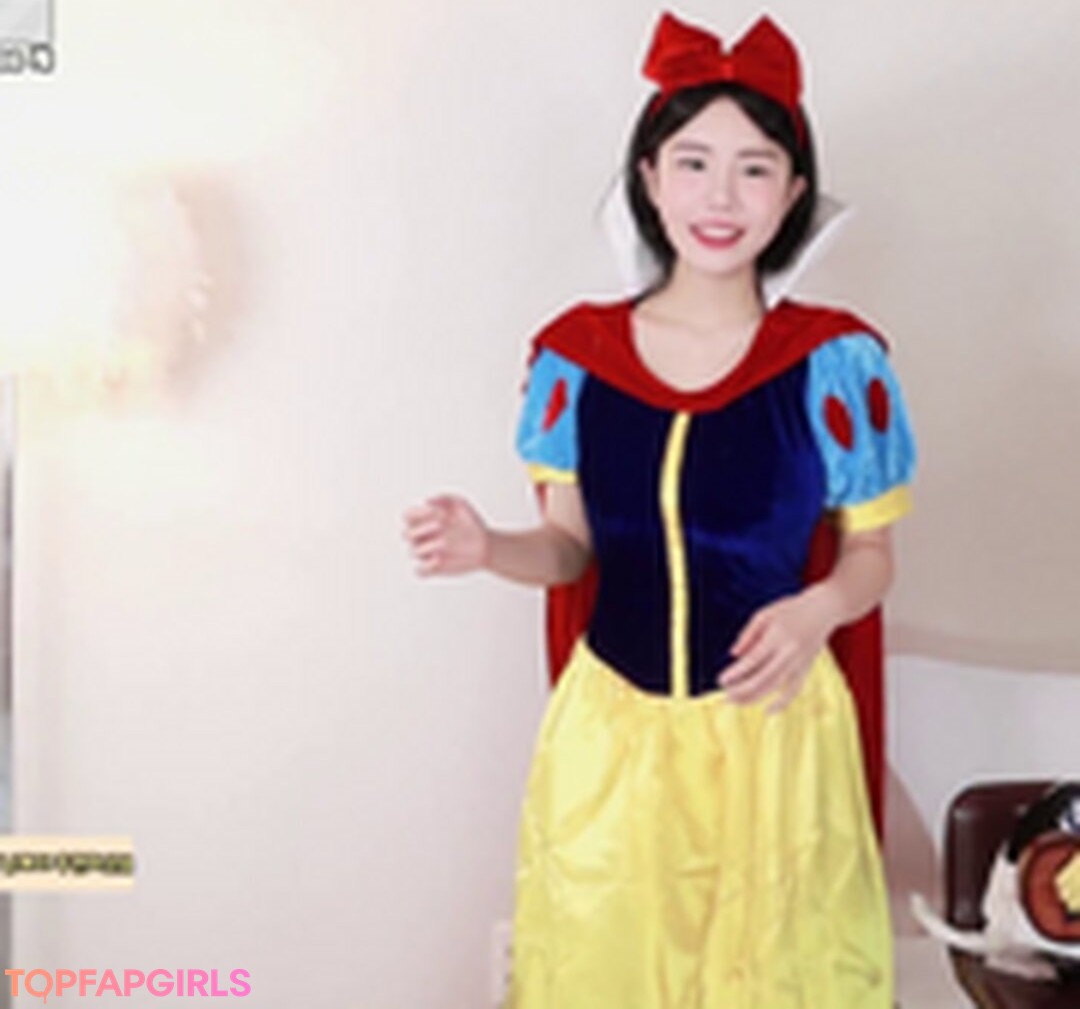 Naakte gelekte OnlyFans-foto van Addielyn #1131