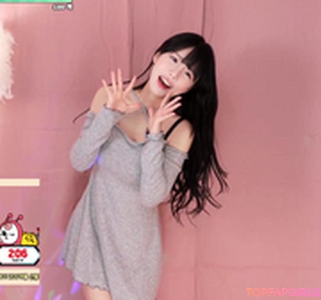 Naakte gelekte OnlyFans-foto van Addielyn #1176