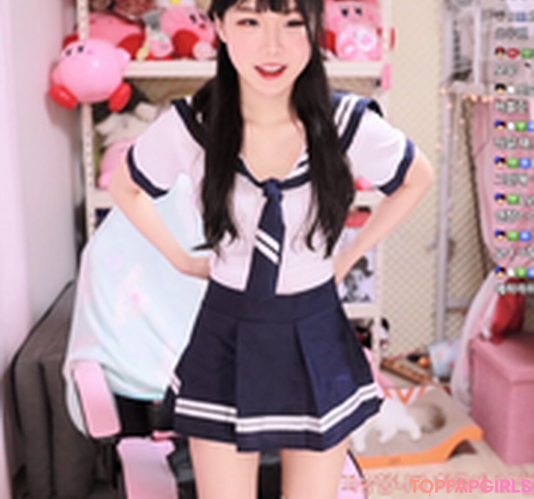 Naakte gelekte OnlyFans-foto van Addielyn #1237