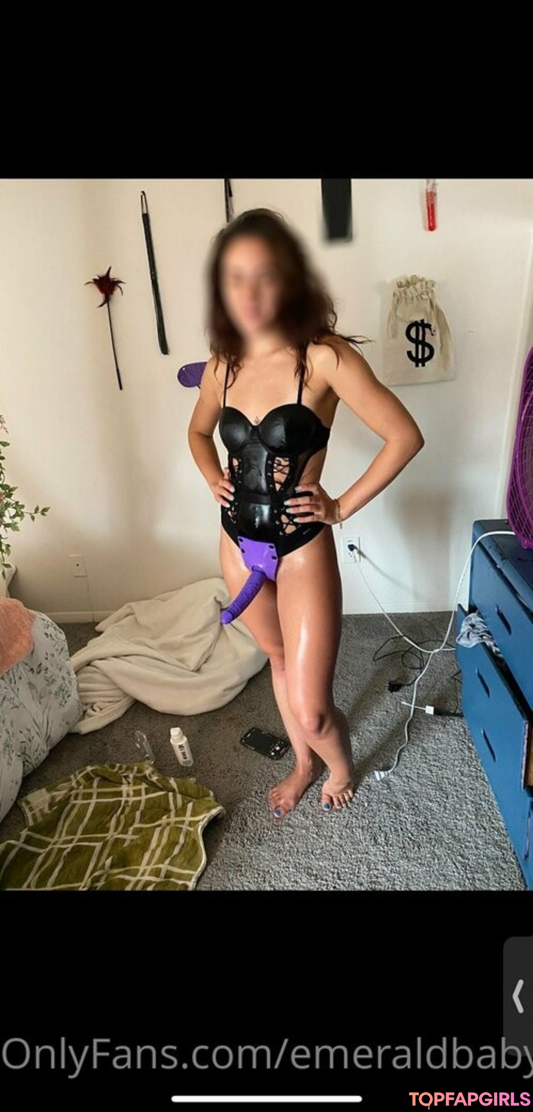 Naakte gelekte OnlyFans-foto van Emeraldbaby1 #17 Naakte gelekte OnlyFans-foto van Emeraldbaby1 #17