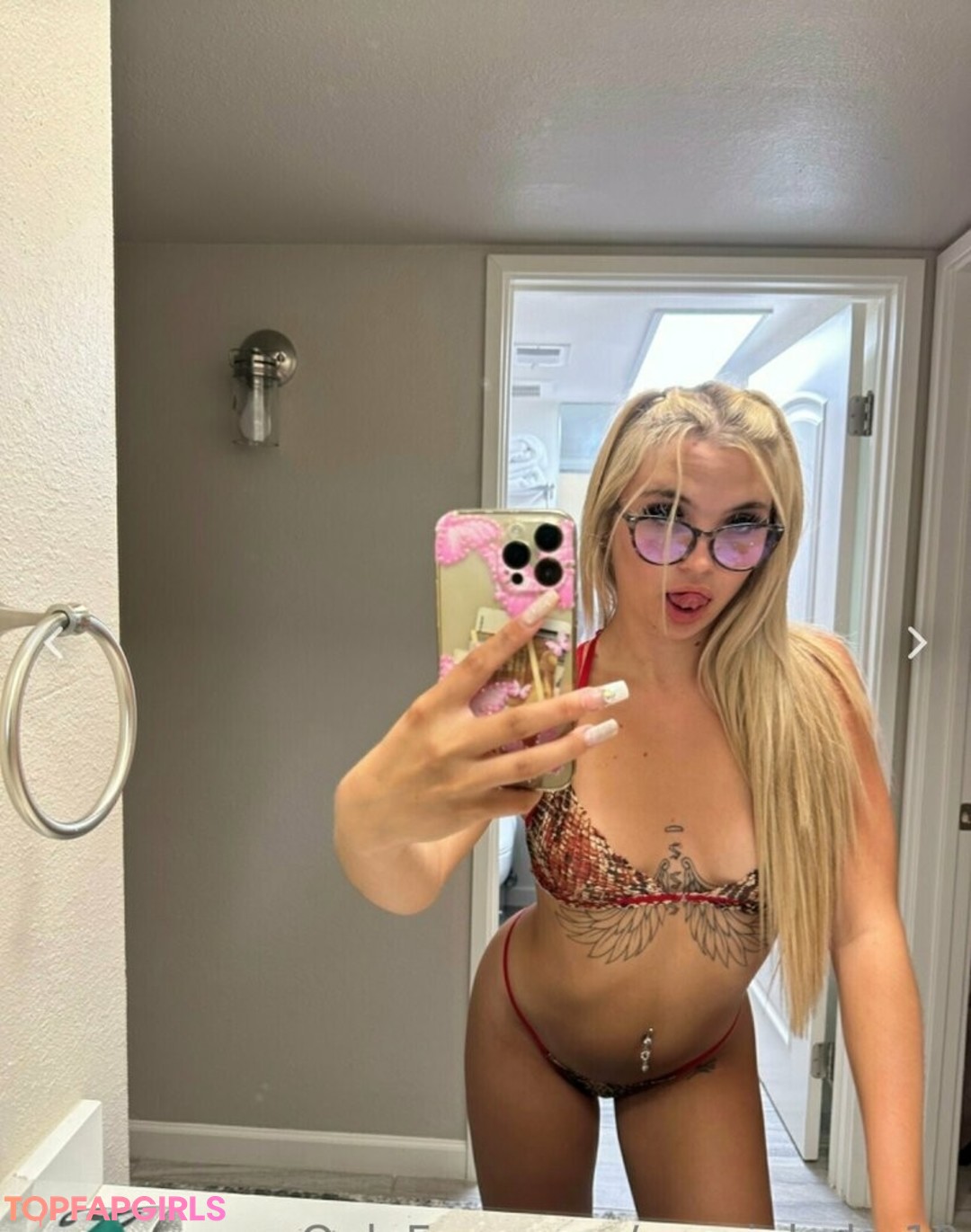 Naakte gelekte OnlyFans-foto van Aussiebabe19 #1282