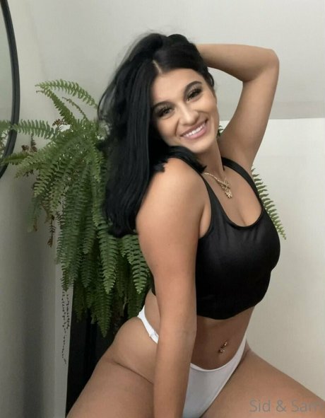Naakte gelekte OnlyFans-foto van Meandmommy